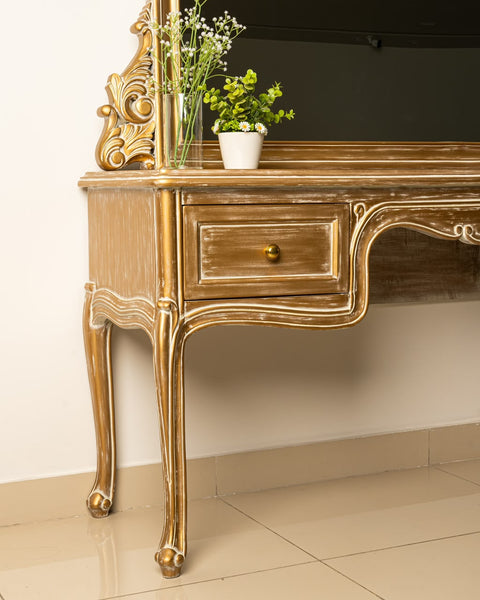 Monarch Dresser Set