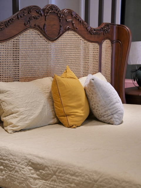 The Cairo Cane Bed