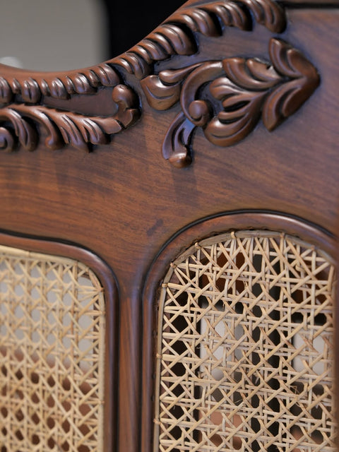 The Cairo Cane Bed