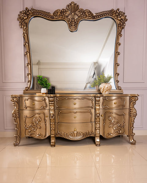 The Royal Duke Dresser